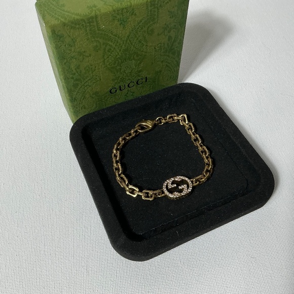 Beautiful Gucci Gold GG Bracelet - Picture 3 of 3